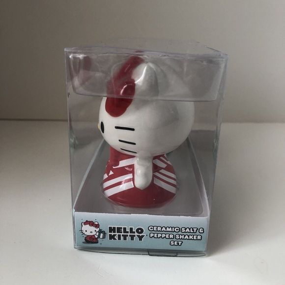 NEW Hello Kitty Christmas Ceramic Salt and Pepper Shaker Set 3" - Picture 3 of 6